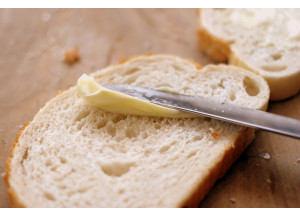 Alerta alimentaria en España: piden retirar la margarina de una conocida marca y que no se consuma